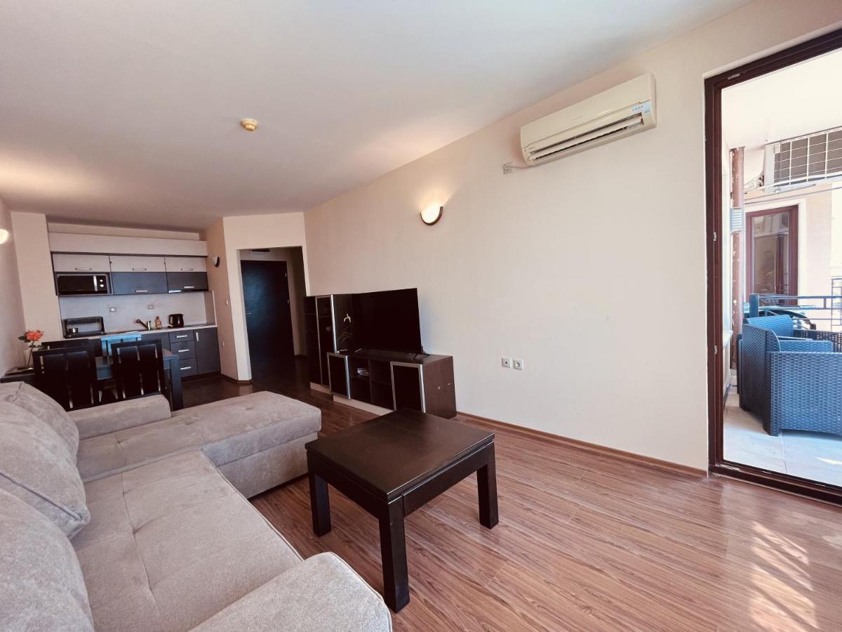 Sea View Rental Front Beach Golden Sands Esterno foto