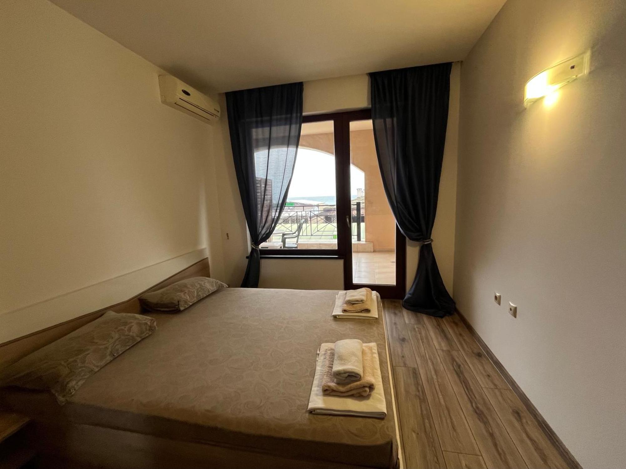 Sea View Rental Front Beach Golden Sands Esterno foto
