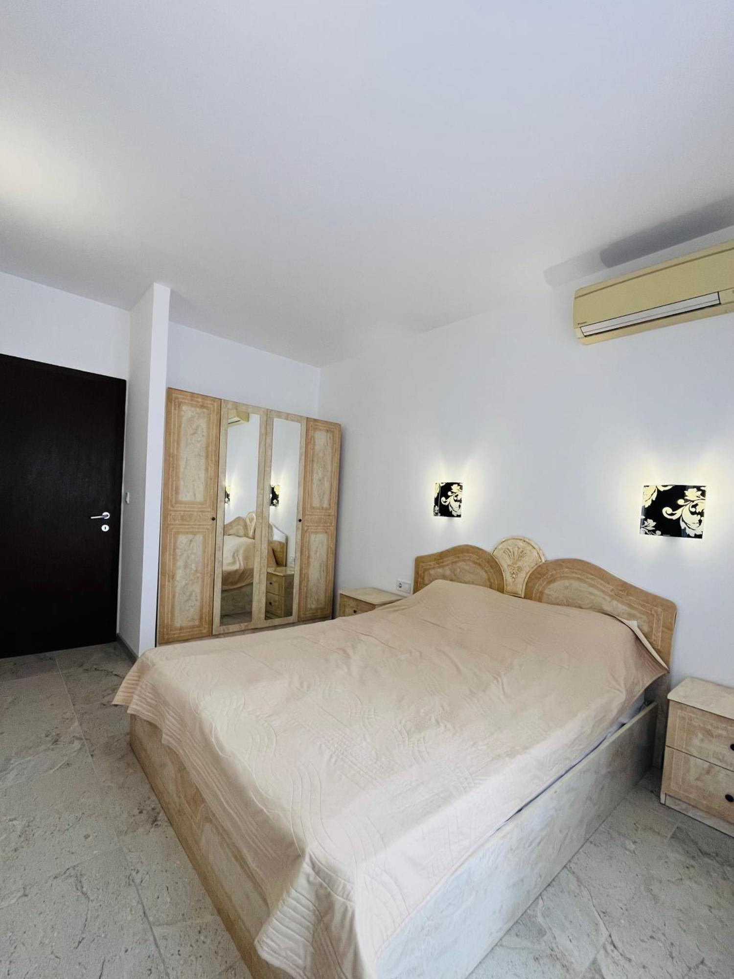 Sea View Rental Front Beach Golden Sands Esterno foto